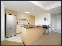 48 / 10 Grand Parade, Kawana Island