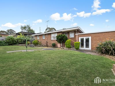 8 Creswick Street, Glen Waverley