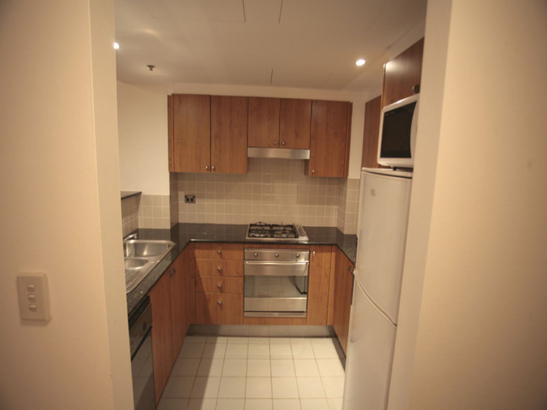 802 / 1 Hosking Place, Sydney