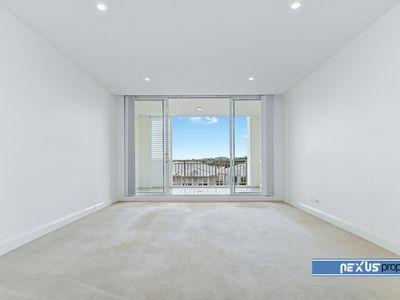 306 / 50 Peninsula Drive, Breakfast Point