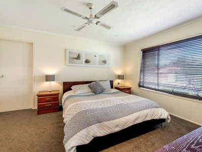 18 Rosemont Ave, Broadbeach Waters