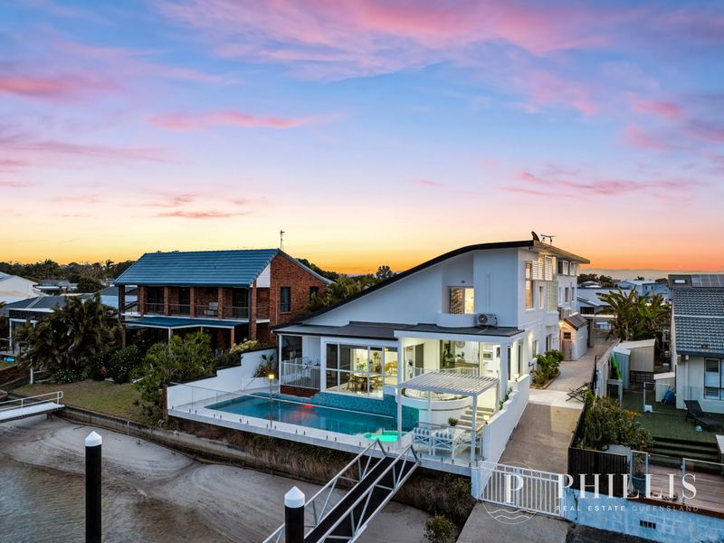 11 Seaspray Street, Paradise Point