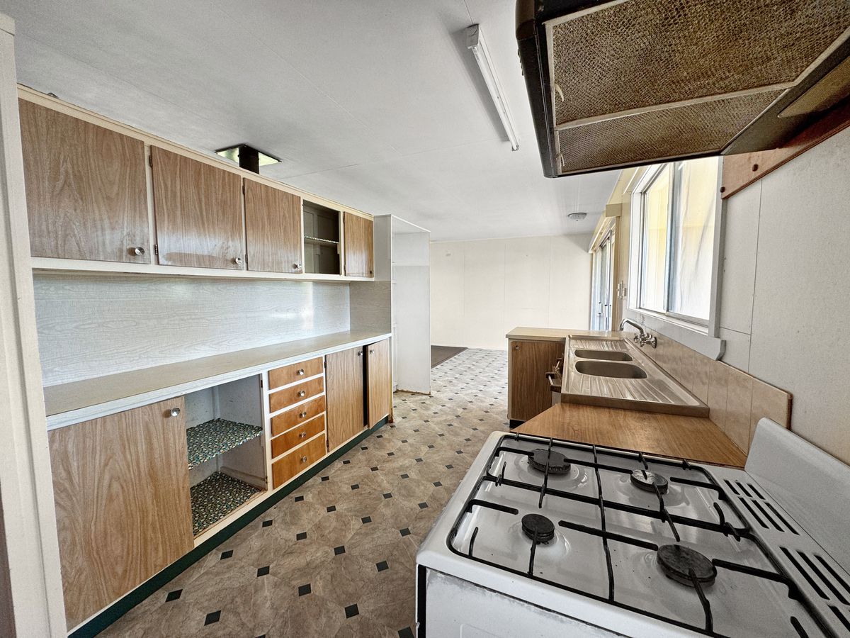6 CANOPUS CIRCUIT, Atherton