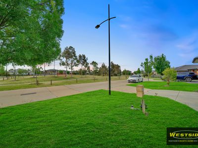 15 Lacebark Lane, Aintree