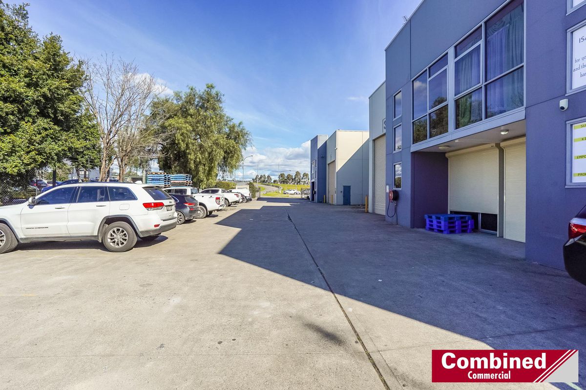 4 / 5 Wiltshire Street, Minto