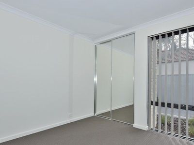 2 / 4 Balfour Road, Swan View