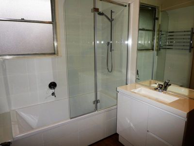 8 Sinclair Cres, Seymour