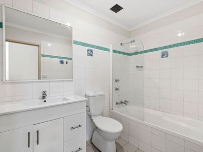 2 / 211a Wigram Road , Forest Lodge