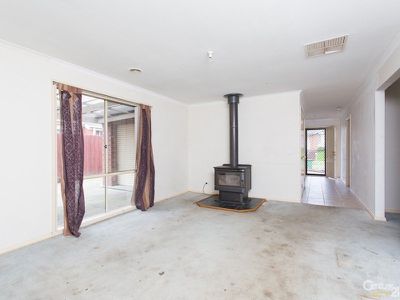 35 Bella Crescent, Hallam