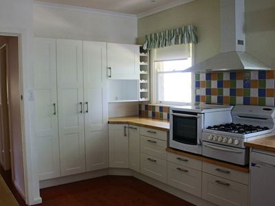 8 Araluen Parade, Belmont