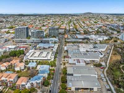2 / 61 Holdsworth Street, Coorparoo
