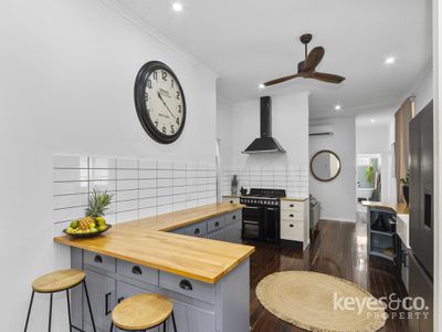 2 The Avenue, Hermit Park