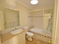 82  316 Long St East, Graceville
