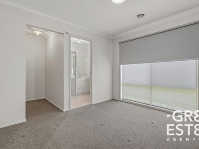 12 Menindee Terrace, Narre Warren South
