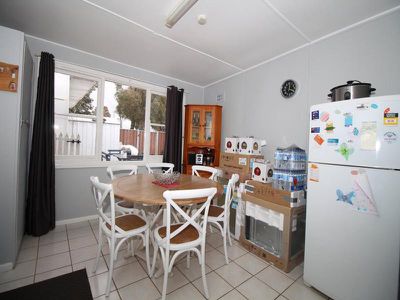 7 Alamein Walk, West Bathurst