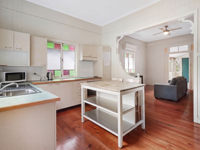 Room 1 / 188 Old Cleveland Road, Coorparoo