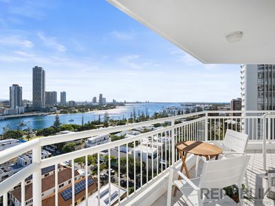 63 / 11-17 Hughes Avenue, Main Beach