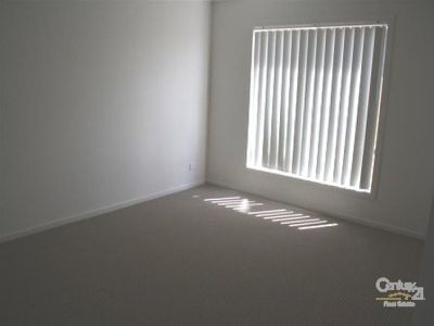 10 Damper Way, Lynbrook