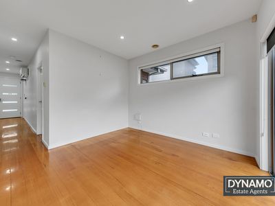 2 / 6 Dunn street, Broadmeadows