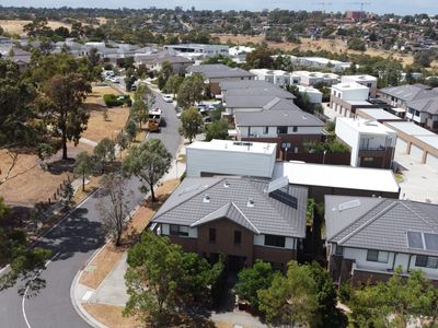 27 Parkmore Crescent, Westmeadows