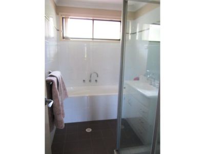 17 Amaroo Avenue, Figtree