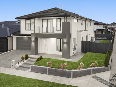 7 Crescendo Boulevard, Clyde