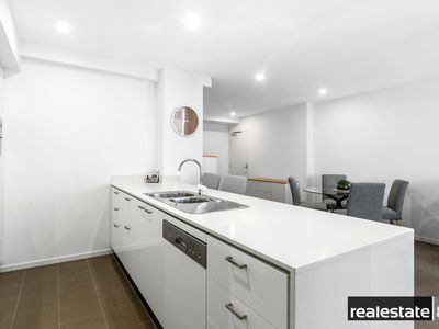 32 / 172 Railway Parade, West Leederville