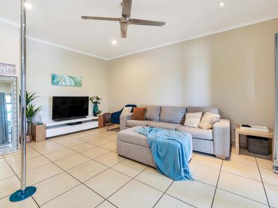 2 / 3 Priore Court, Moulden