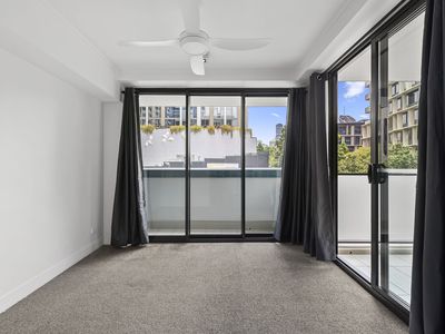 12 / 125 Melbourne Street, South Brisbane