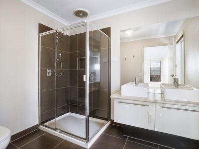 6 Ebbtide Drive, Leopold