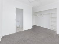 2  1241 Logan Rd, Mount Gravatt