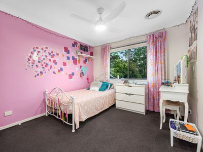 31 Baychester Place, Wakerley