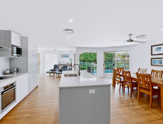 Peace and Tranquility In Noosa Parklans image 3