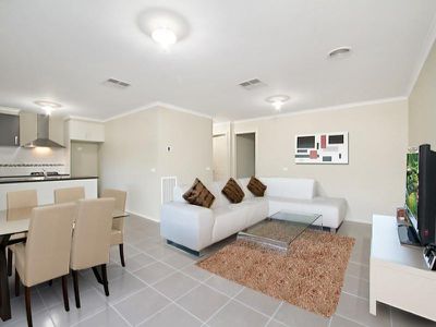 1 / 4 Rosemary Court, Golden Square