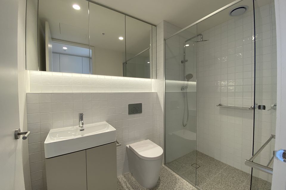 710 / 20 Wardens Walk, Coburg