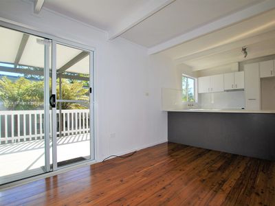 32 Pacific Road, Surf Beach