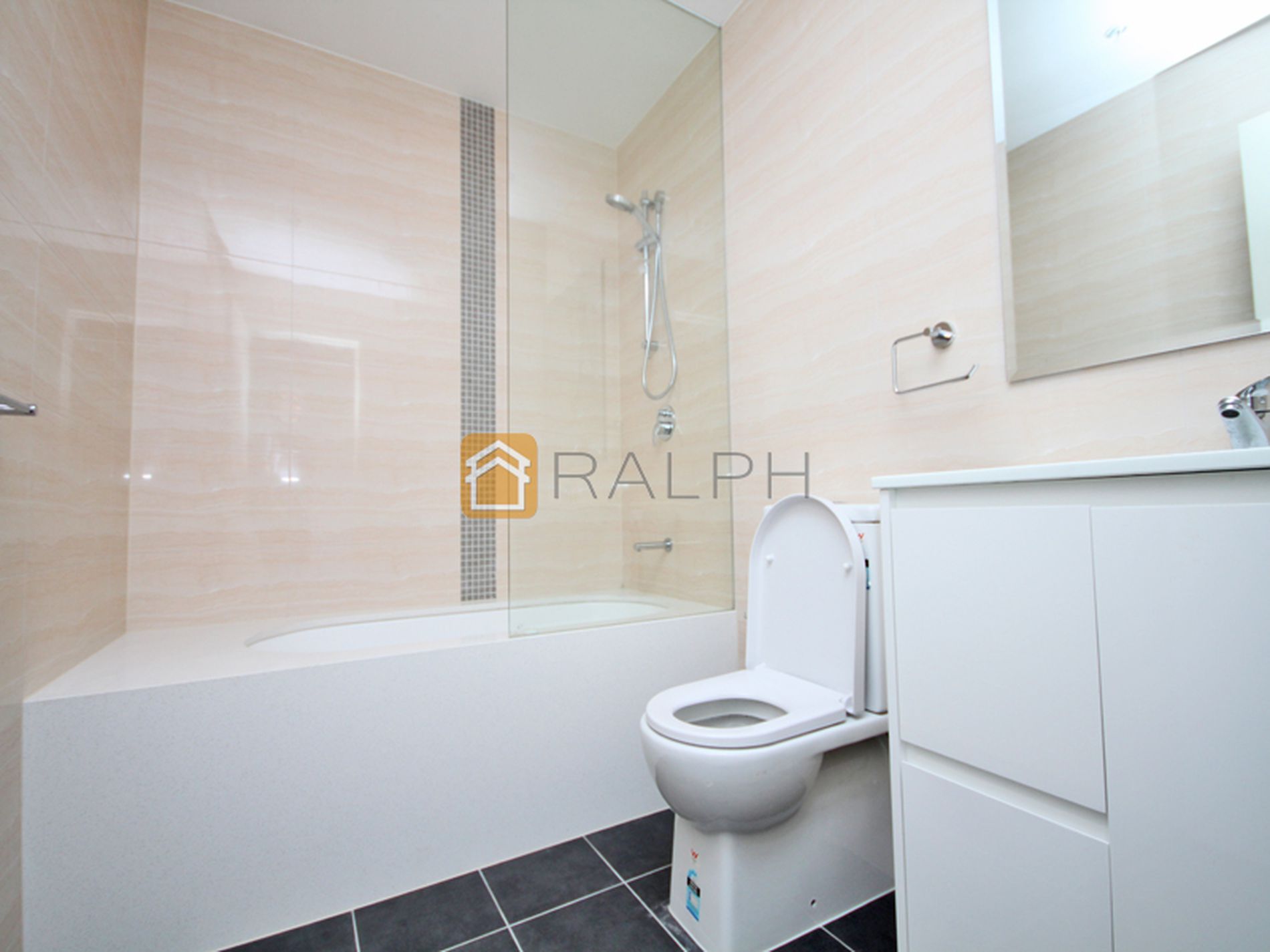 915 / 4 Nipper Street, Homebush