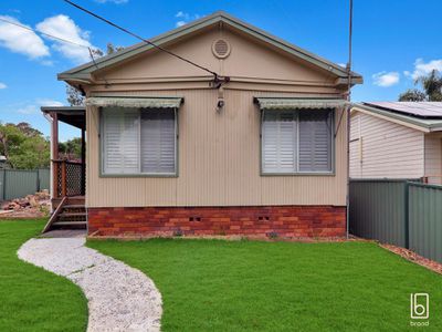 33 Hughes Avenue, Kanwal