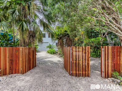 33 Robin Street, South Golden Beach