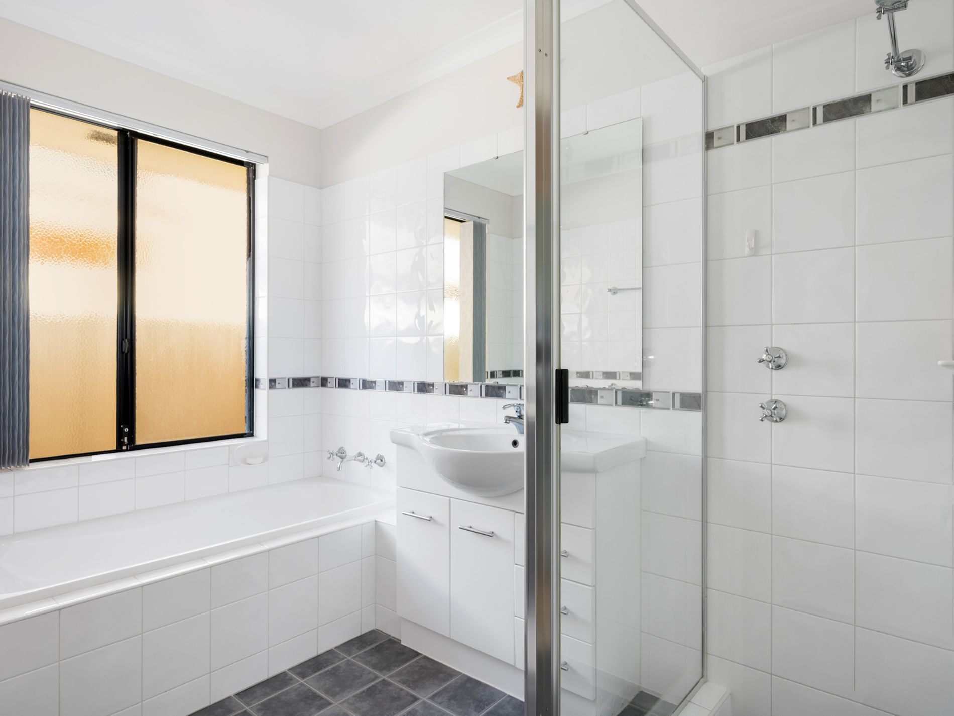 23 Matthews Way, Somerville