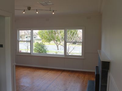 953 WAUGH ROAD, Albury