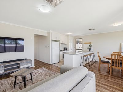 8 / 15 Windsong Court, Morphett Vale