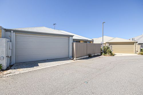 28 / 23 Bakana Loop, Landsdale