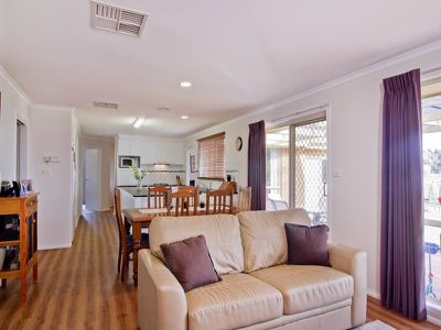5 Golden Glade, Strathdale