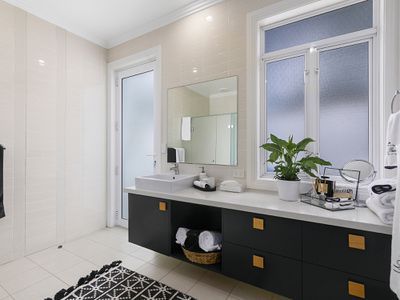 22 Lakeside Drive, Peregian Springs