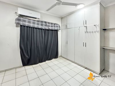 1 / 14 Mannikan Court, Bakewell