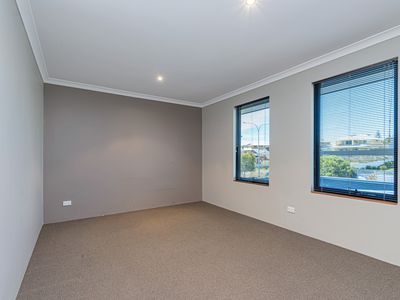 143 Lagoon Drive, Yanchep