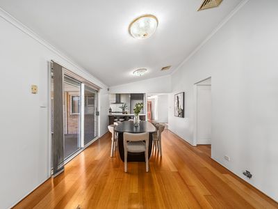 10 Morgan Close, Prairiewood