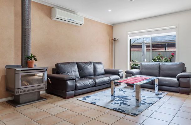 11 Nicholson Court, Greenvale
