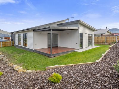 2 / 3 Ashy Way, Huonville